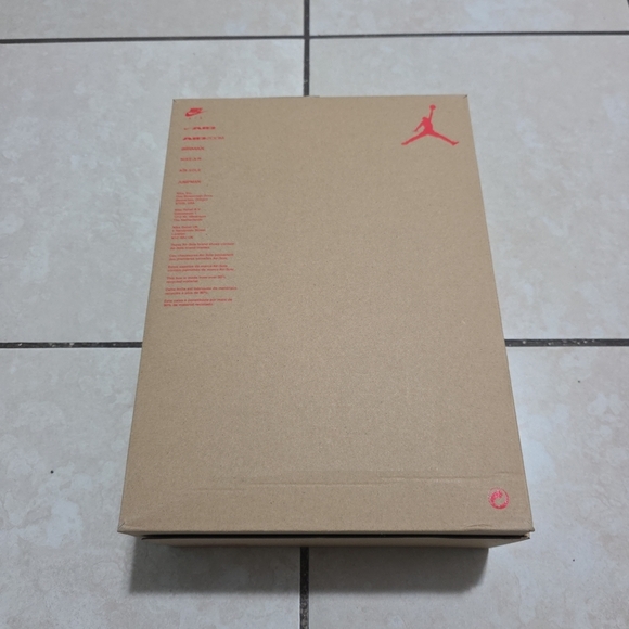 Empty Shoe Box - Picture 5 of 7